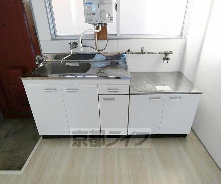 キッチン　キッチンスペース充実してます・