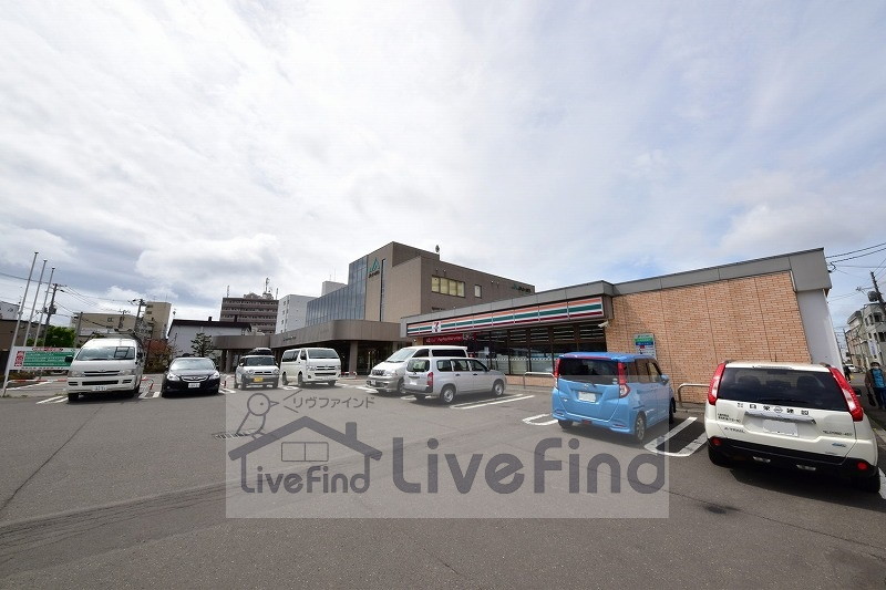 コンビニ　セブンイレブン札幌厚別中央5条店（コンビニ）まで142m