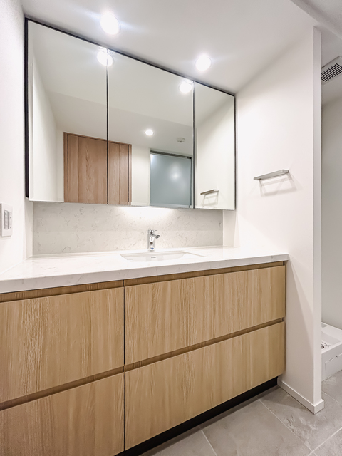 洗面設備　※写真は同タイプ住戸です。