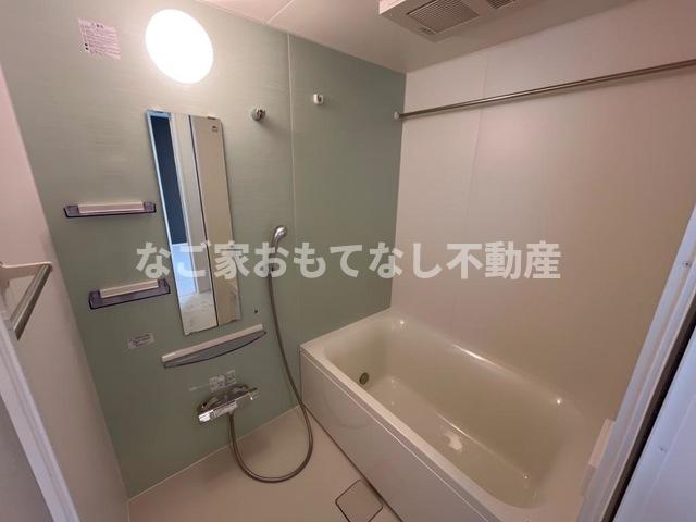 バス・シャワールーム　同タイプ写真