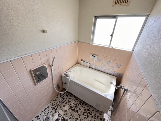 バス・シャワールーム　※別部屋の写真です