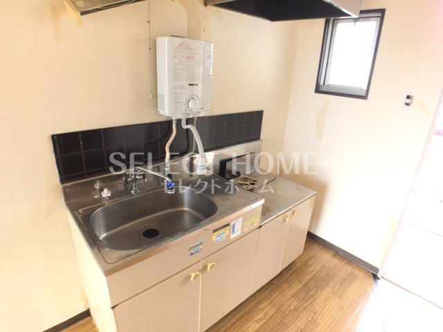 キッチン　コンパクトなキッチンで掃除もラクラク