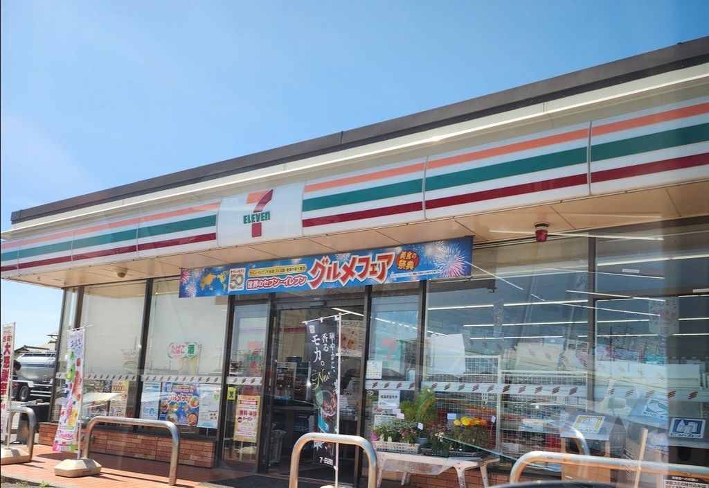 コンビニ　セブンイレブン加須北小浜店（コンビニ）まで370m