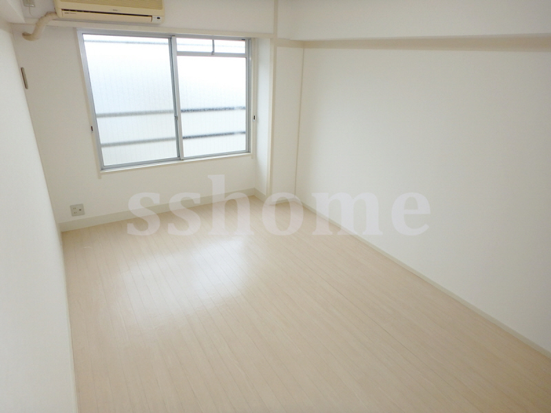 居室・リビング　明るいお部屋です☆