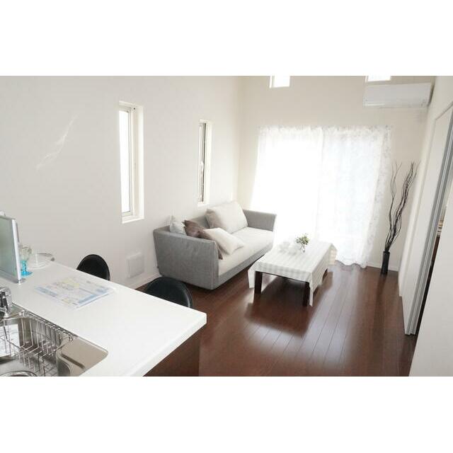 居室・リビング　１０．５帖　広めのＬＤＫです