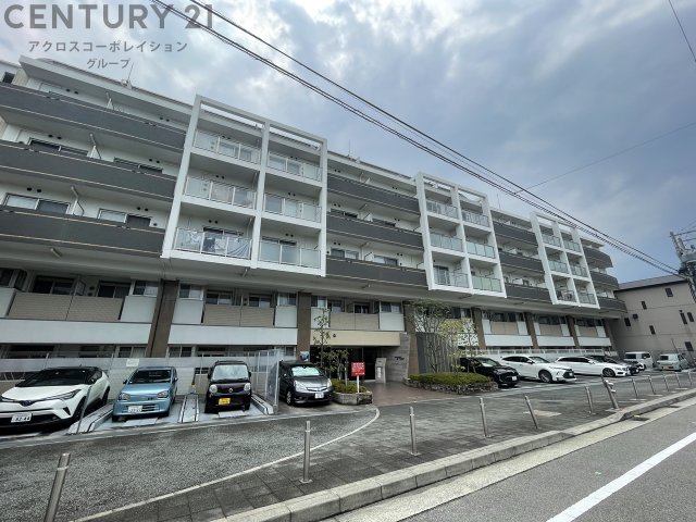 建物外観　安心のオートロック付き♪