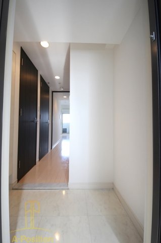 玄関　アドバンス西梅田IIIエミネンス