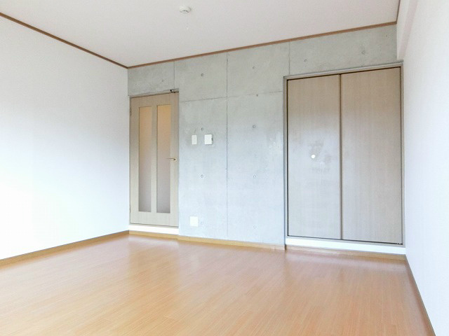 居室・リビング　コンクリートのアクセント面あり