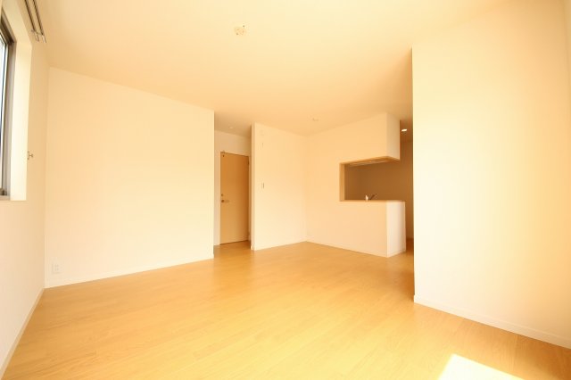 居室・リビング　ゆったり過ごせるリビングです　＊同施工会社同型モデルの写真で