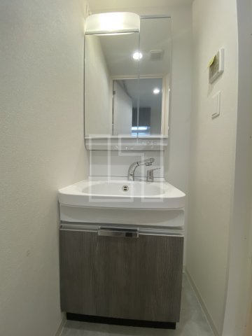 洗面設備　プレサンス大国町アドロッソ　独立洗面化粧台