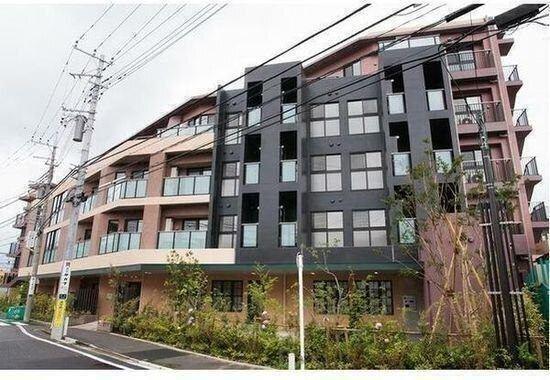 建物外観　オートロック完備