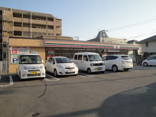 コンビニ　セブンイレブン福岡鳥飼6丁目店（コンビニ）まで205m