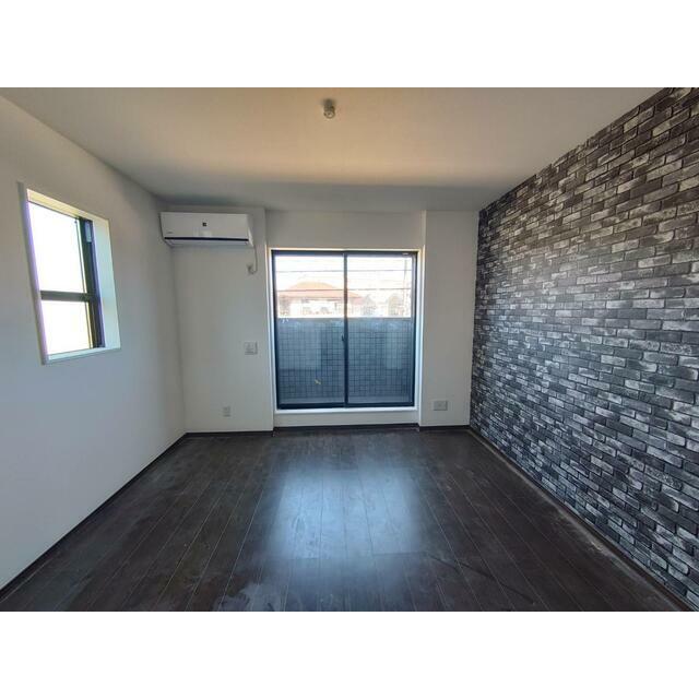 居室・リビング　クリーニング前の写真になります。