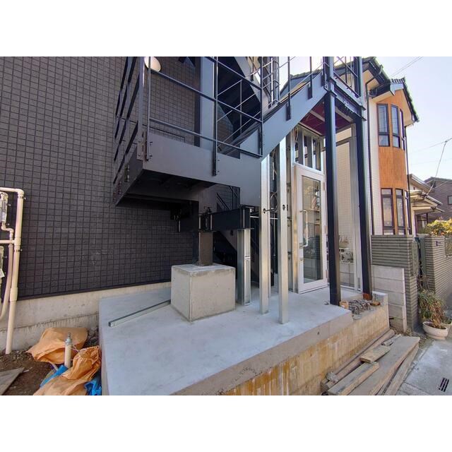 エントランス　工事中の写真になります。