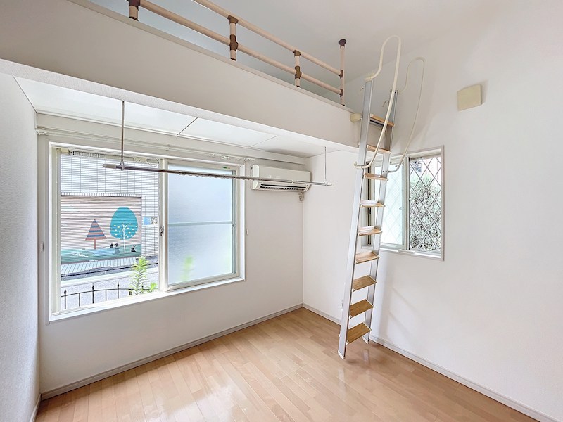 居室・リビング　※別部屋の写真です