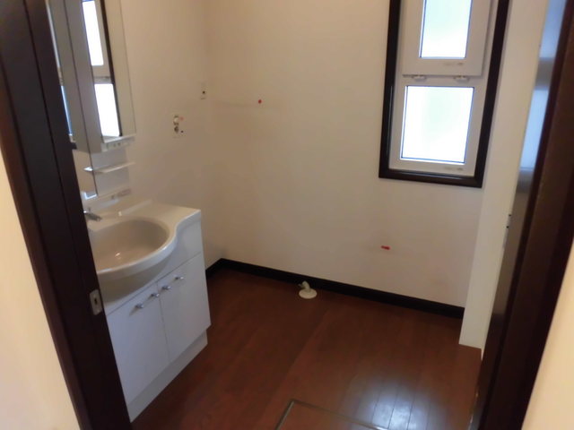 その他設備　【１階】洗濯機置き場