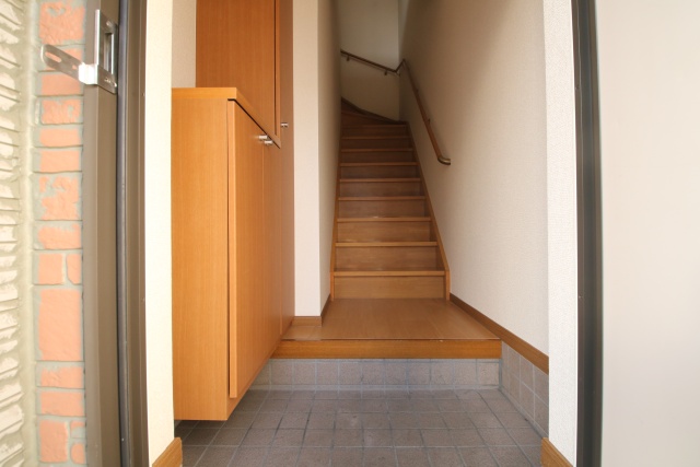 玄関　※別室の参考写真の為、現況優先です。