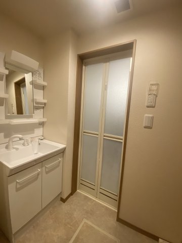 洗面設備　写真はイメージです。 色仕様は現状優先となります。