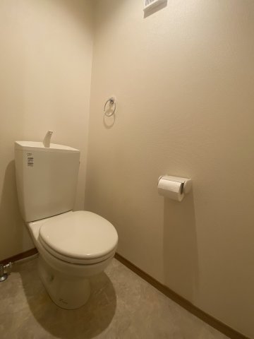 トイレ　写真はイメージです。 色仕様は現状優先となります。