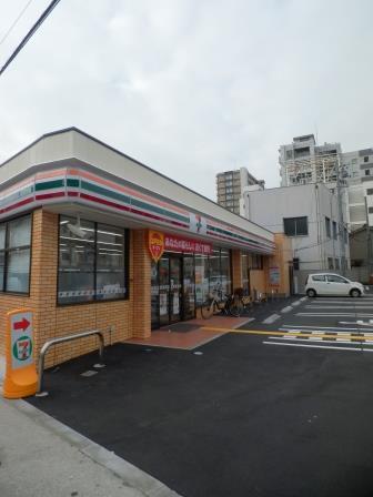 コンビニ　セブンイレブン大阪三軒家東4丁目店（コンビニ）まで131m