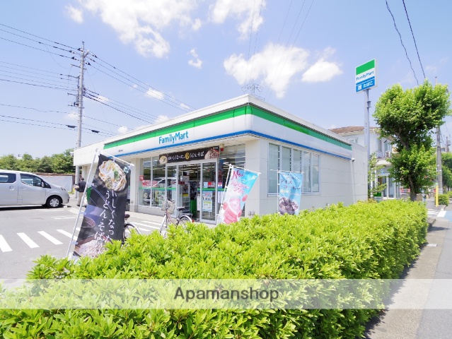 コンビニ　ファミリーマート（コンビニ）まで512m