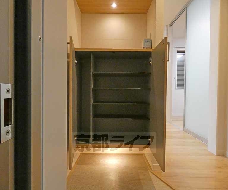 その他部屋・スペース　廊下のシューズボックスです。