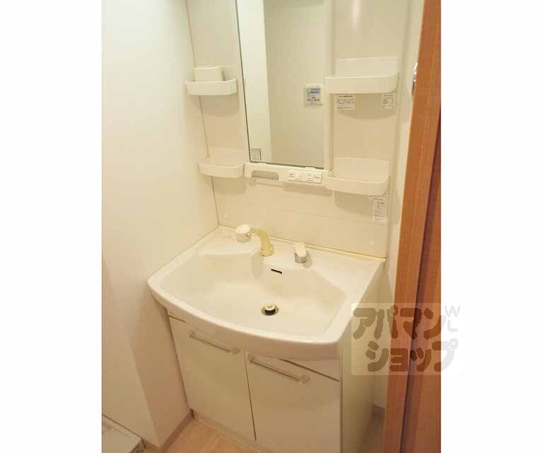 洗面設備　使いやすい洗面台です！