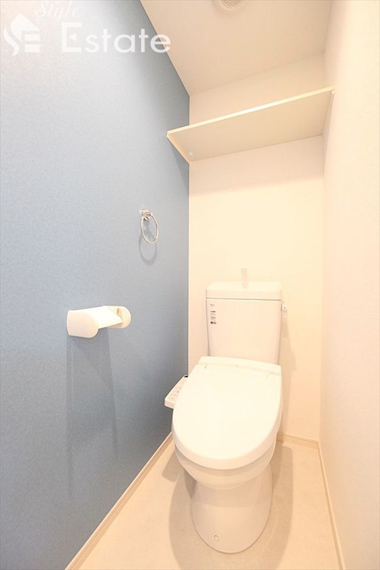 トイレ　温水洗浄便座付シャワートイレ