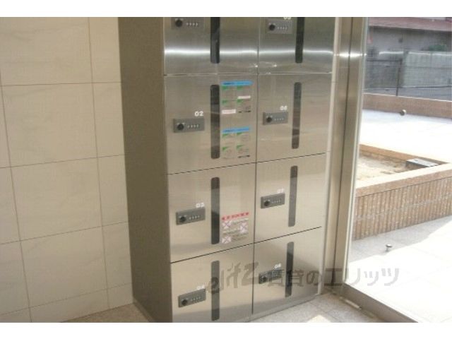 エントランス　宅配ボックス