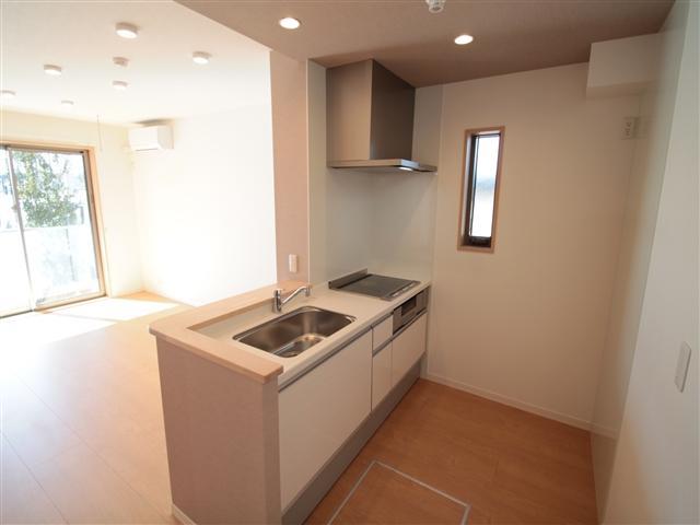 キッチン　システムキッチン（IH3口）