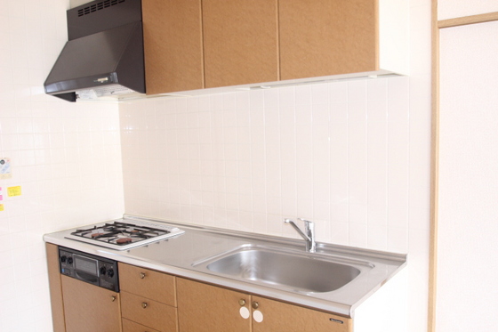 キッチン　※別号室のお部屋となります。