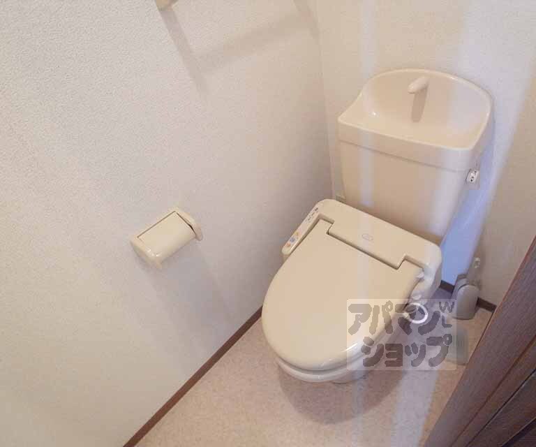 トイレ　ウォシュレット付きのトイレです・