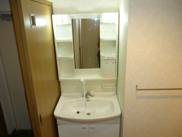 洗面設備　人気設備　シャンプードレッサー付