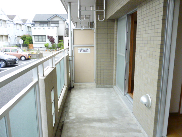 バルコニー　ワイド設計　南向、陽当たり良好