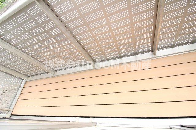 バルコニー　バルコニーからの眺めを楽しみながら食事をしませんか