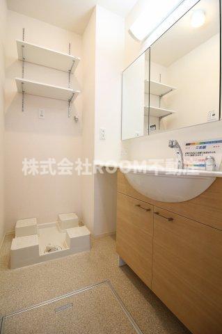 洗面設備　使いやすい洗面所です