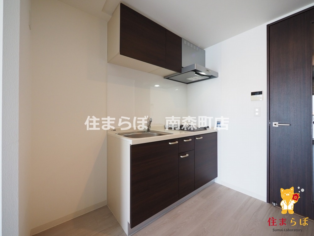 キッチン　「ただの部屋探しじゃない。“あなたの暮らし”探しです。」