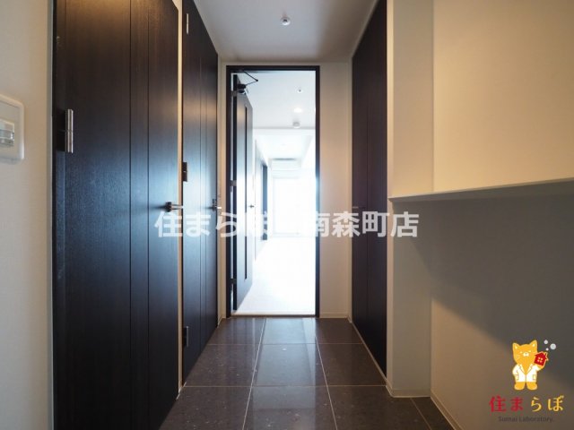 玄関　「気になったら、LINEで気軽に相談できますよ。」