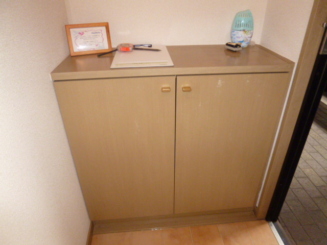 玄関　シューズボックス