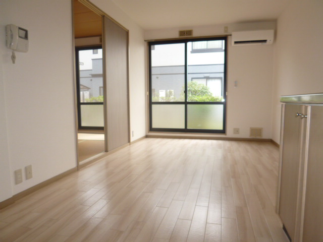 居室・リビング　９帖