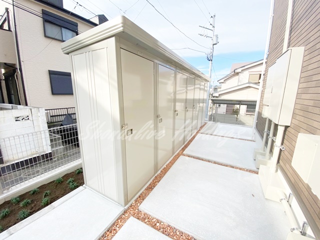 その他共有部分　荷物が多い方必見♪各一部屋ずつに専用物置