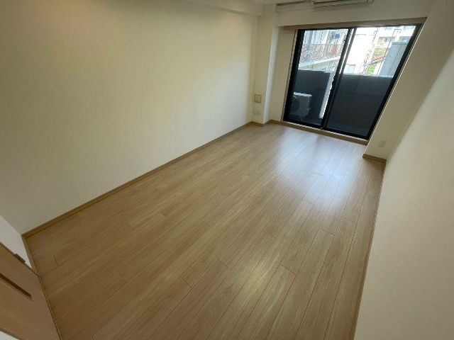 居室・リビング　※同物件別号室の参考写真です。