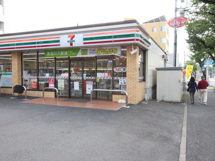 コンビニ　セブン-イレブン 横浜十日市場東店（コンビニ）まで270m