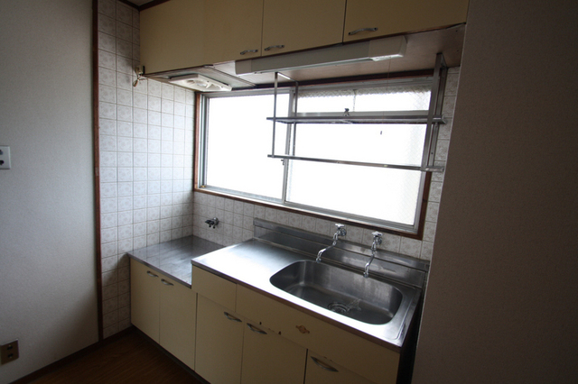 キッチン　※別号室のお写真のため現況優先