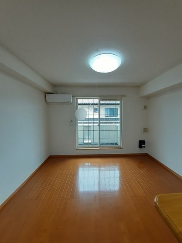 居室・リビング　図面と現状に相違がある場合には現状を優先