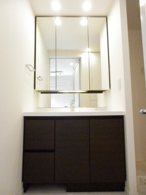 洗面設備　※別部屋の参考写真です。
