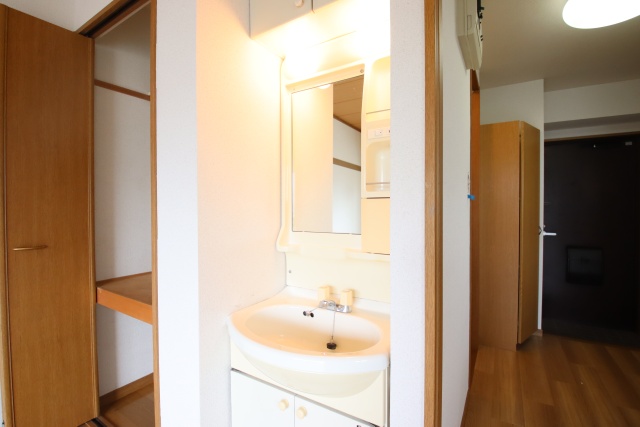 洗面設備　別室の参考写真です。※現況優先