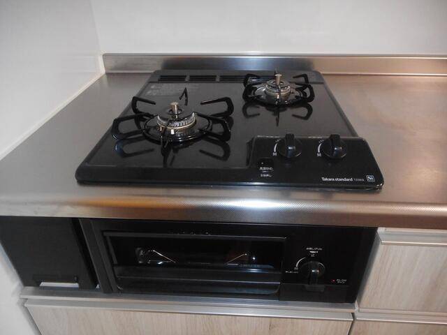 その他設備　３口コンロです