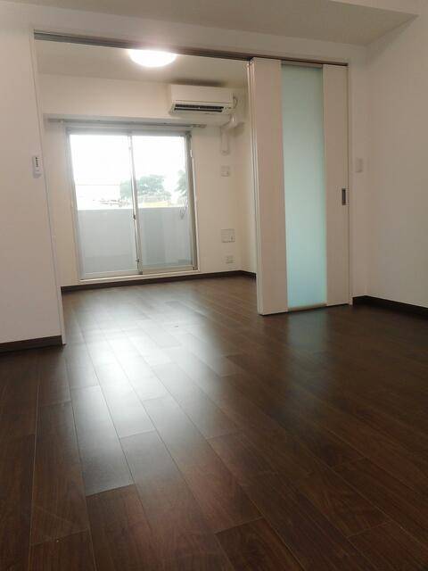 居室・リビング　インターネット対応です