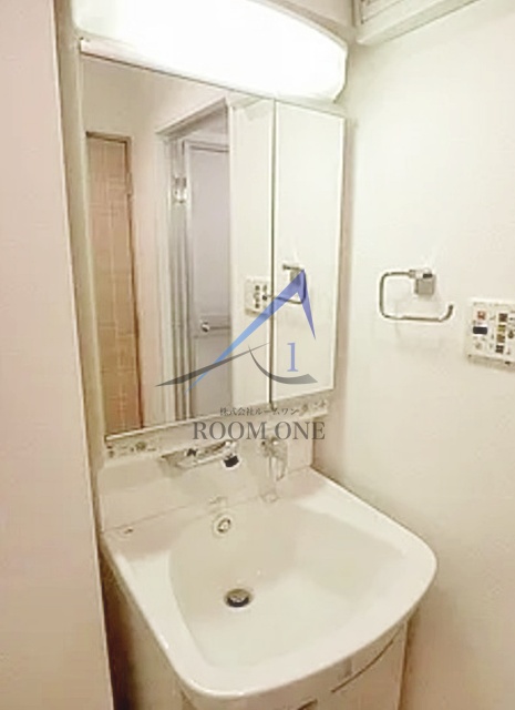 洗面設備　洗面台です。